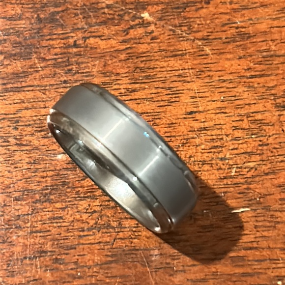 Tungsten Carbide Men’s Ring. Size 10 - Picture 11 of 12